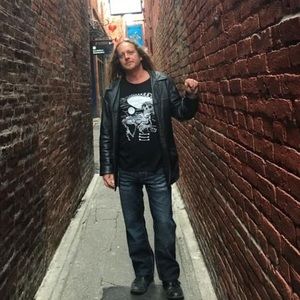 Meet your Posher, Troy